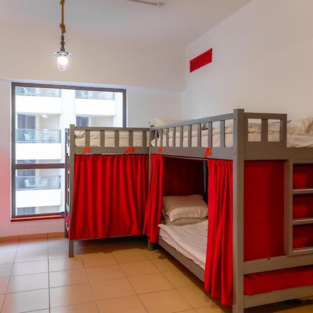 Lunar Hostel - Jbr Dubai Exteriör bild