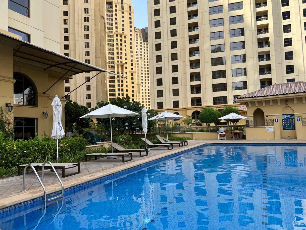 Lunar Hostel - Jbr Dubai Exteriör bild