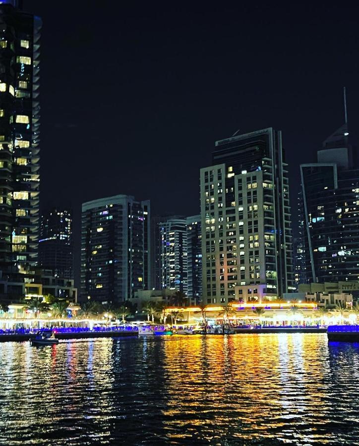 Lunar Hostel - Jbr Dubai Exteriör bild